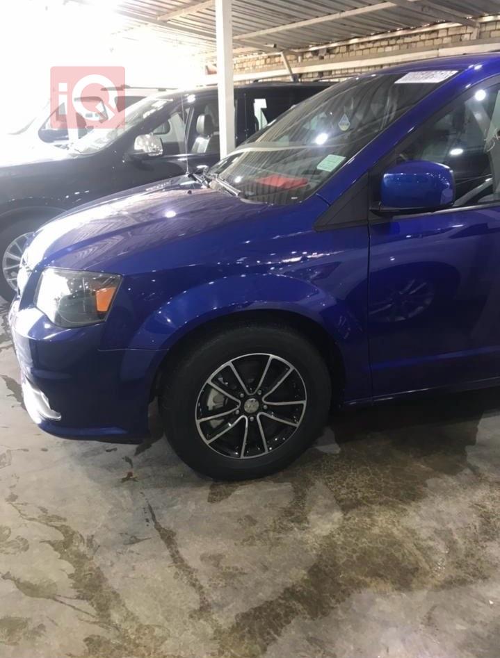 دودج جراند كارافان